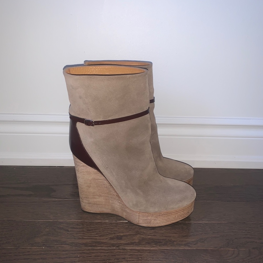 Chloé Beige Suede Wedge Ankle Boots with Brown Leather Detail - Picture 2 of 5